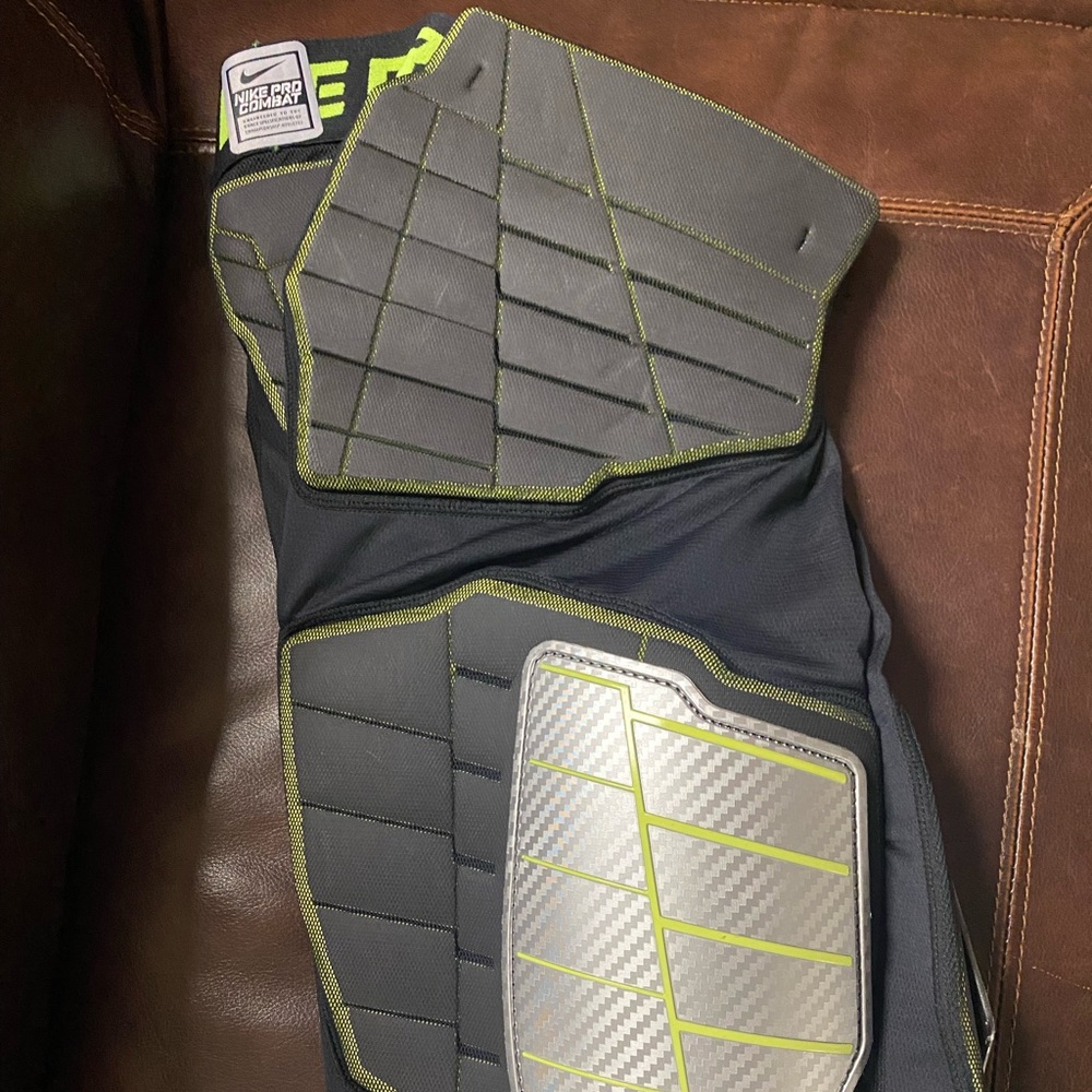 Nike pro compact compression shorts